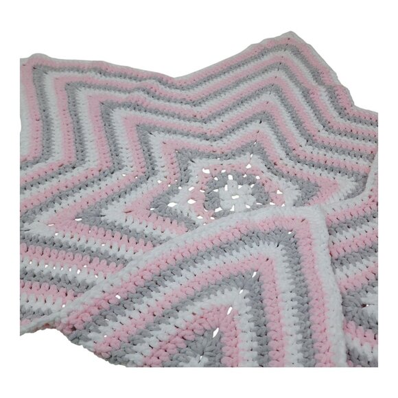 Star Shaped Crocheted Throw Blanket Soft Fluffy Hand Made Crochet Pink Gray - Picture 1 of 16